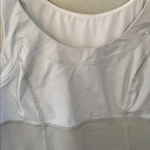 Lulu lemon athletic top - Picture 2 of 5